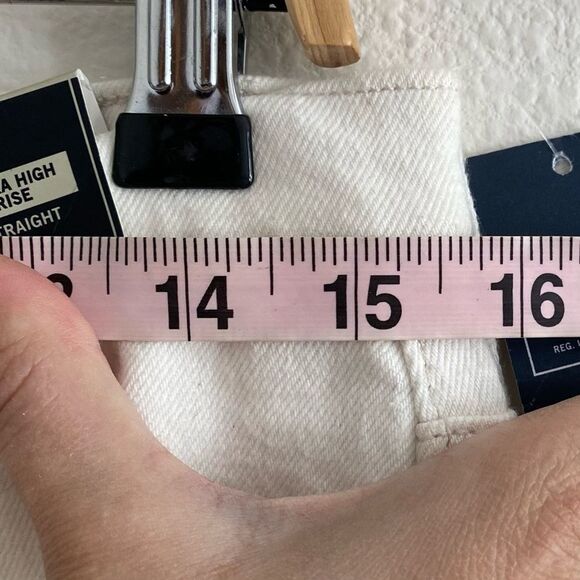 NWT Abercrombie Ultra High Rise Straight Leg Stone Wash Button Fly 31 short - Picture 12 of 12